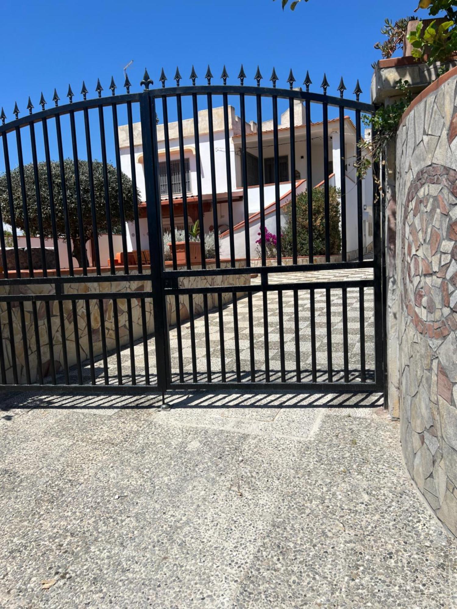 La Casa Di Clelia Torre Colimena Porto Cesareo Salento Esclusiva 2 Piani Con 6 Doppie 3 Bagni Posti Auto Terrazza Giardino 5 Minuti Dal Mare Villa San Pietro in Bevagna